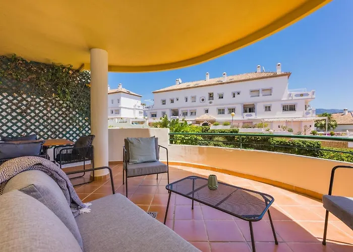 Senorio De Aloha 3 Bedroom Duplex Within Walking Distance To Puerto Banus Appartamento *