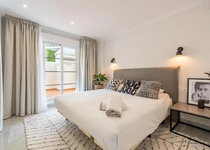 Senorio De Aloha 3 Bedroom Duplex Within Walking Distance To Puerto Banus Appartamento *