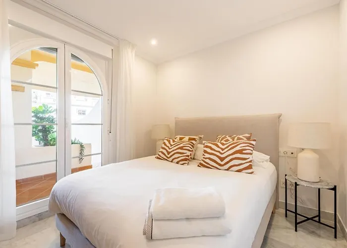 Senorio De Aloha 3 Bedroom Duplex Within Walking Distance To Puerto Banus Appartamento Marbella