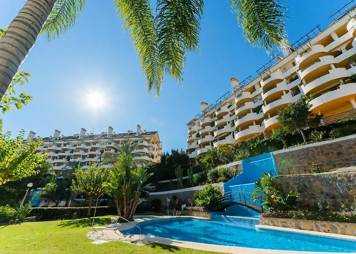 Senorio De Aloha 3 Bedroom Duplex Within Walking Distance To Puerto Banus Appartamento