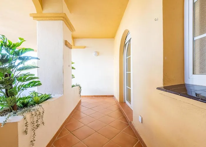 Appartamento Senorio De Aloha 3 Bedroom Duplex Within Walking Distance To Puerto Banus *