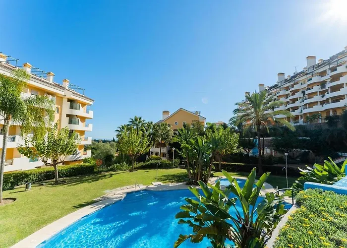 Appartamento Senorio De Aloha 3 Bedroom Duplex Within Walking Distance To Puerto Banus Marbella